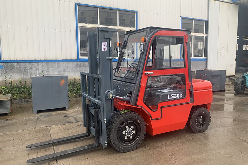 İçten Yanmalı Forklift – Katı Lastik